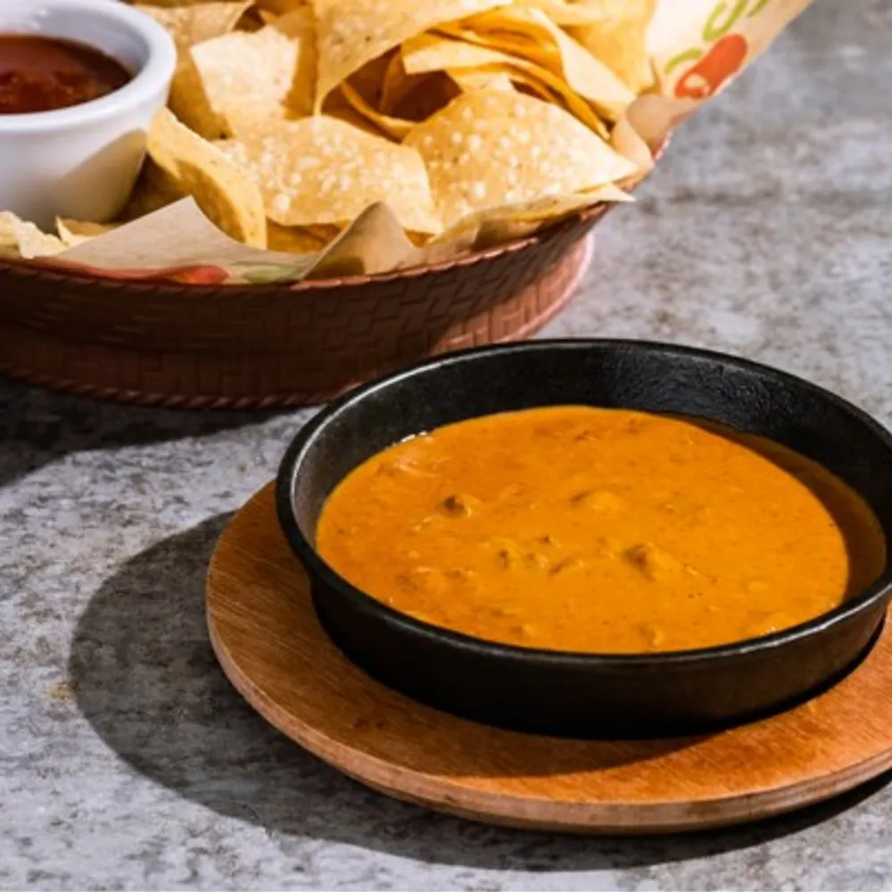 Free Chilis Southwestern Queso And Chips