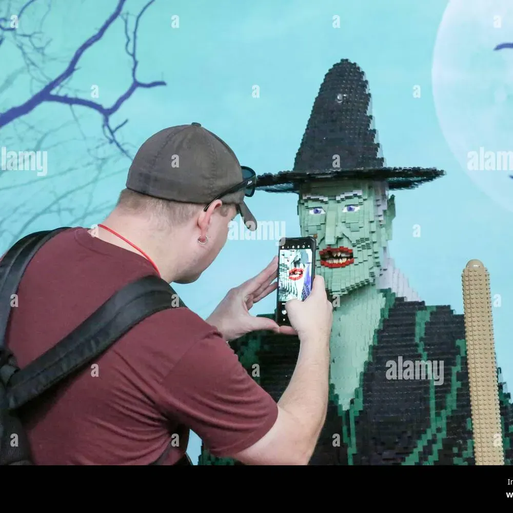 Free LEGO Witch